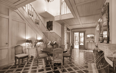 Foyer interior